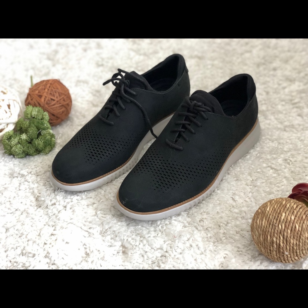 Like New Cole Haan Zero Grand 2.0 black size 8.5W